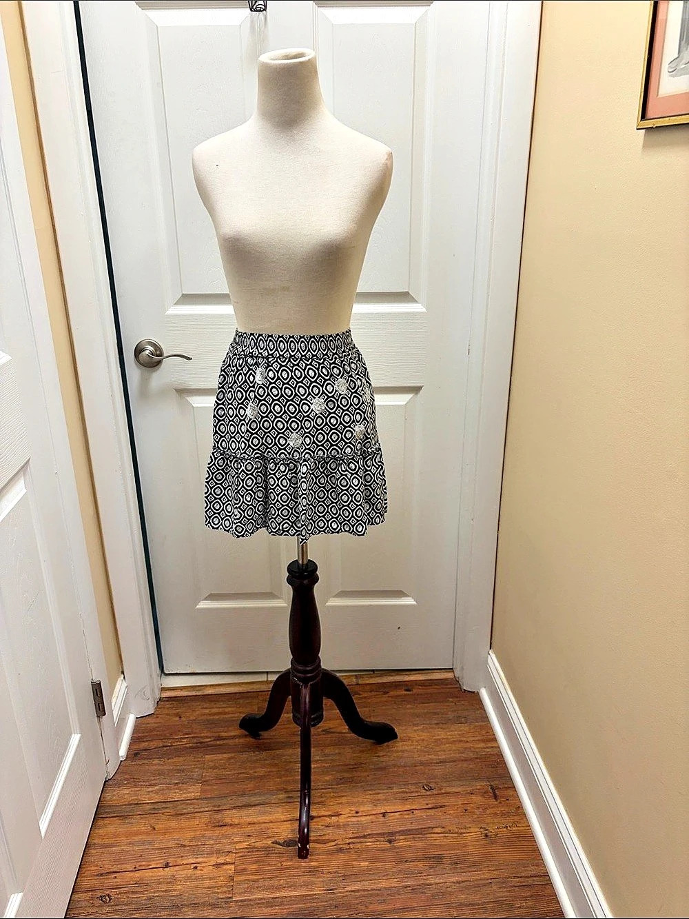 Skemo Geometric Mini Skirt in Black & White